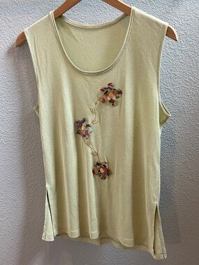 Light Green Sleeveless Floral Appliqué Women's Top